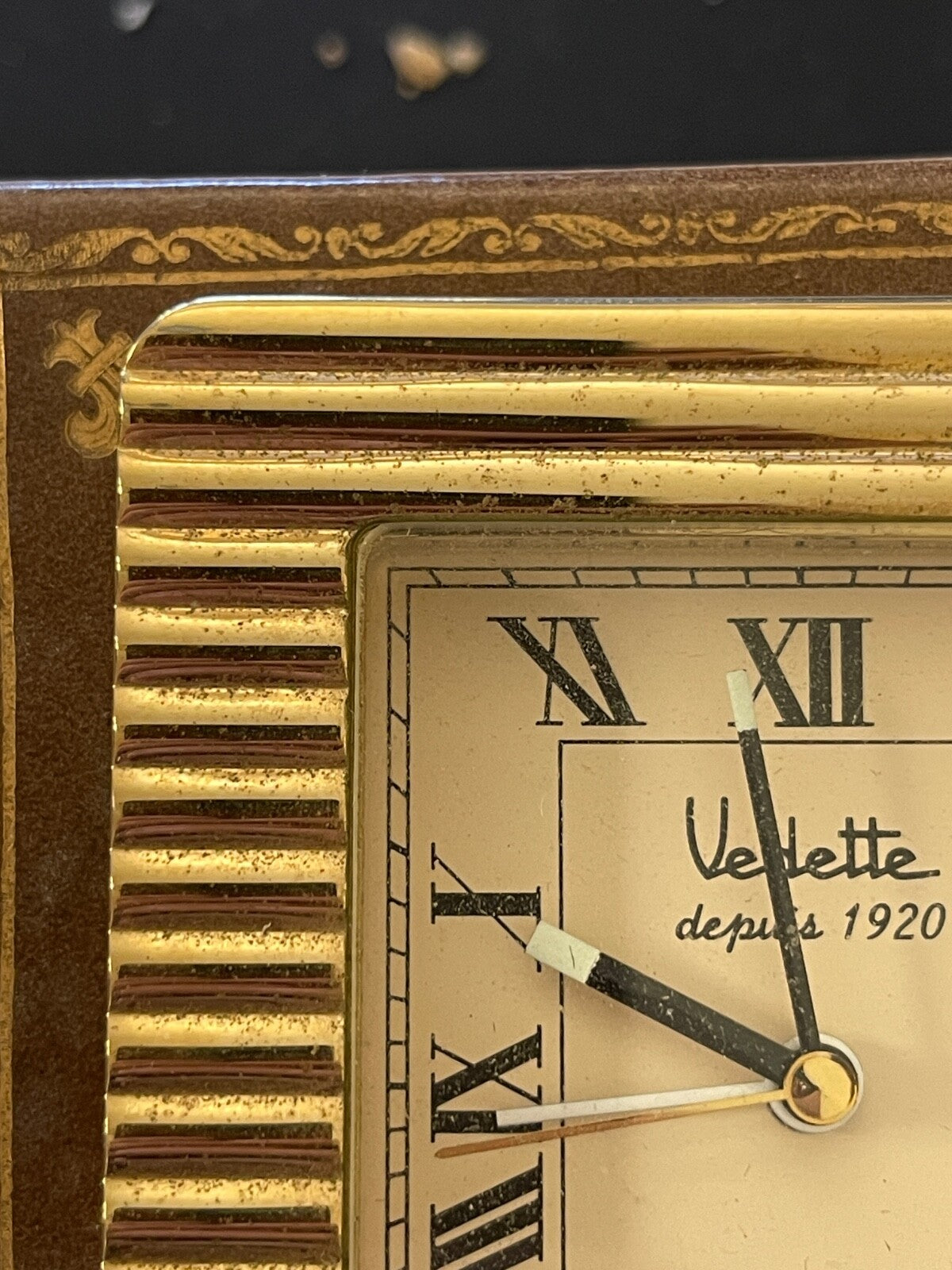 Réveil de bureau, de voyage quartz doré Vedette