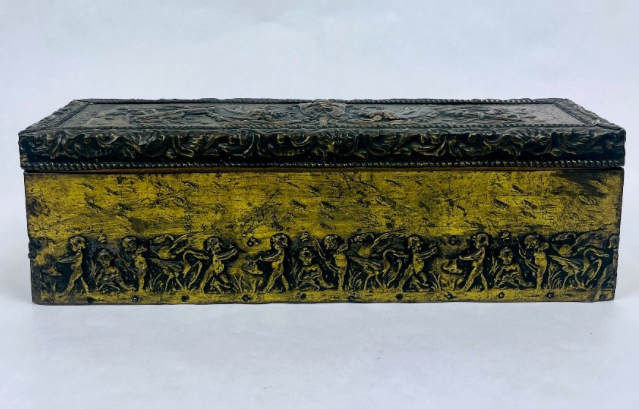 Boîte à Bijoux Ou Boîte à Gants, Bois Et Cuivre Repoussé