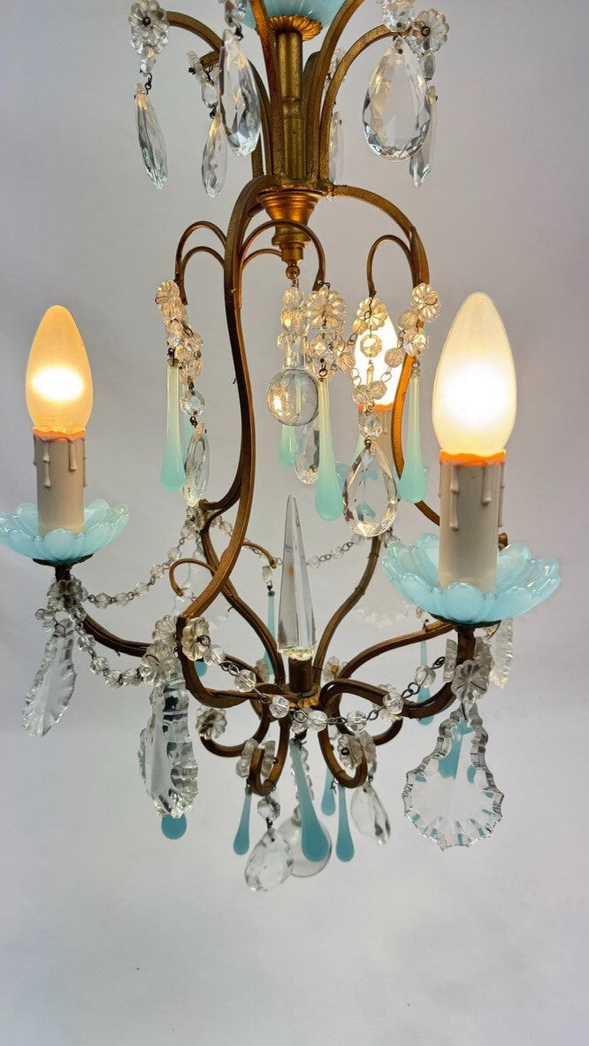 Petit lustre italien en laiton, opaline bleue et pampilles, années 50flag