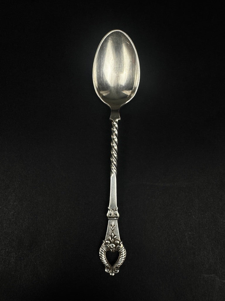 Christofle, coffret de 6 cuillères à moka modèle corne d'abondanceflag