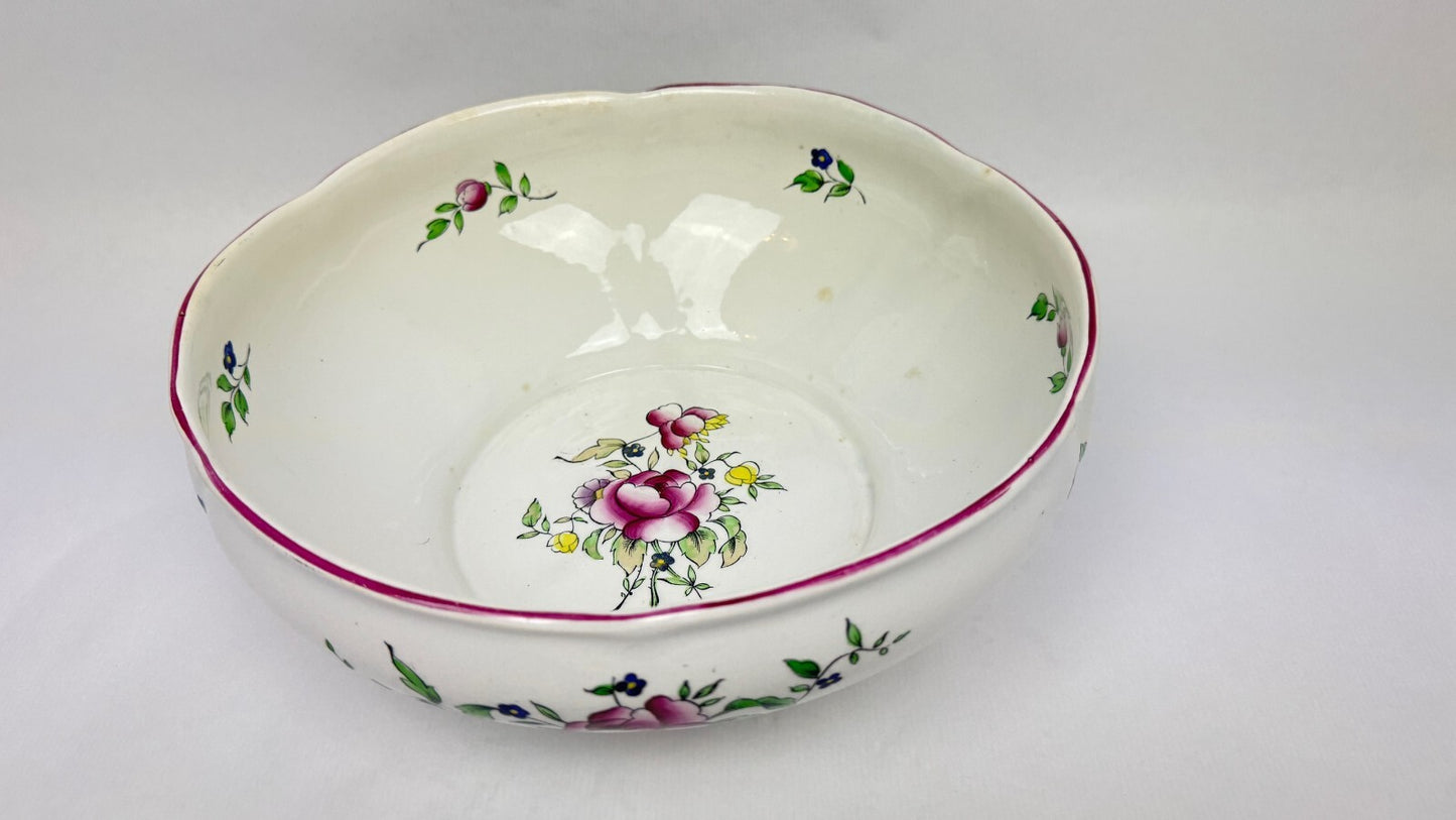 Boch Frères, La Louvière, soupière décor floral