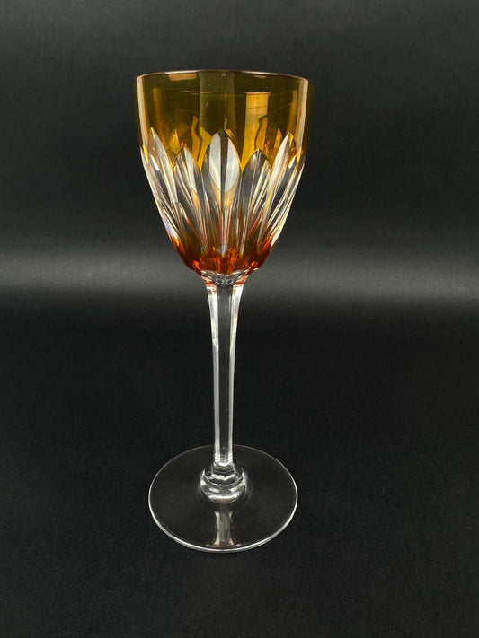 Verre à vin Baccarat – Modèle Cassino – Cristal ambre doublé taillé – 19 cm