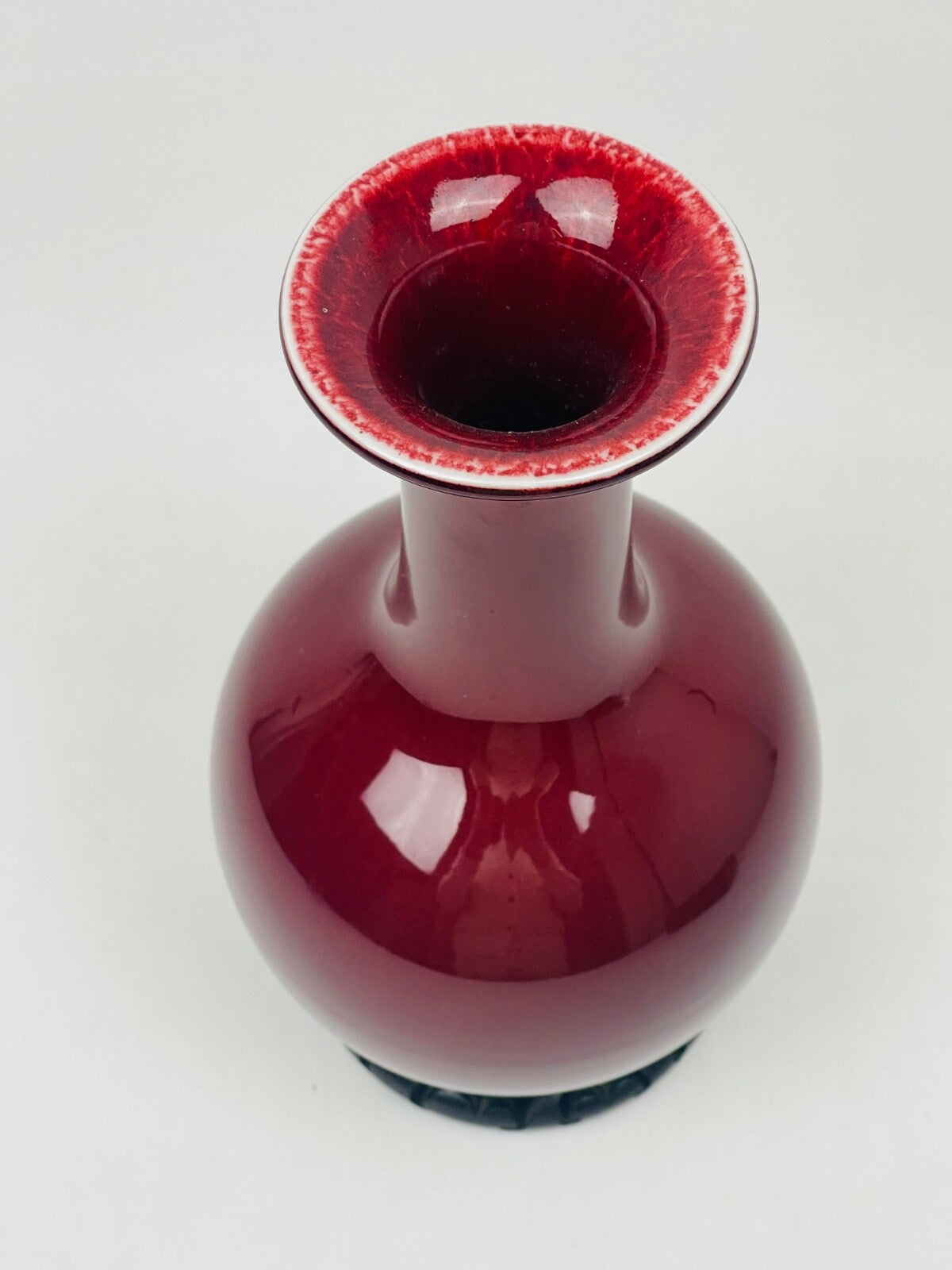Vase en porcelaine de Chine, sang de boeuf