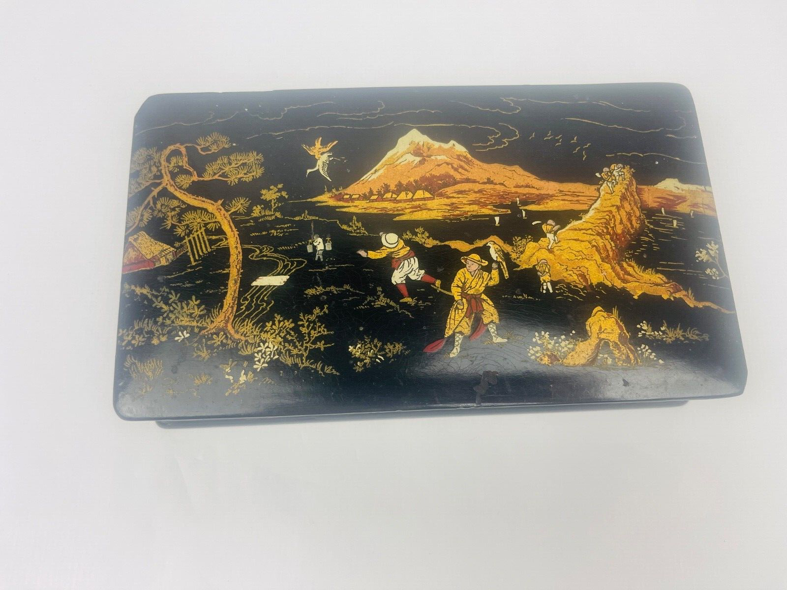 Belle boîte Napoléon III en carton bouilli