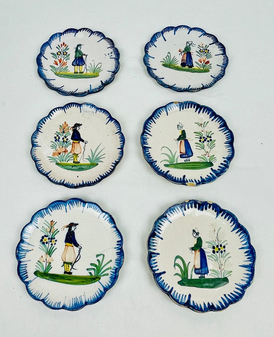 Suite de 6 assiettes miniatures en faïence Henriot Quimper, poupée, beurre