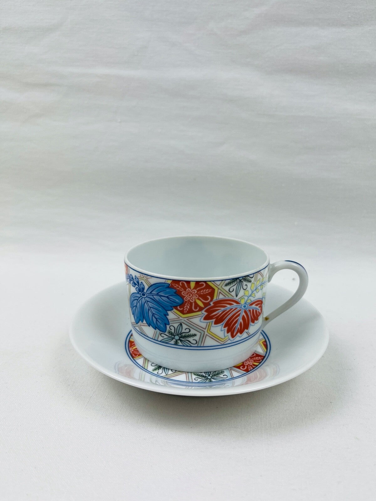 Tasse à thé Haviland, modèle Ramatuelle, Kakiemon Époque EDO