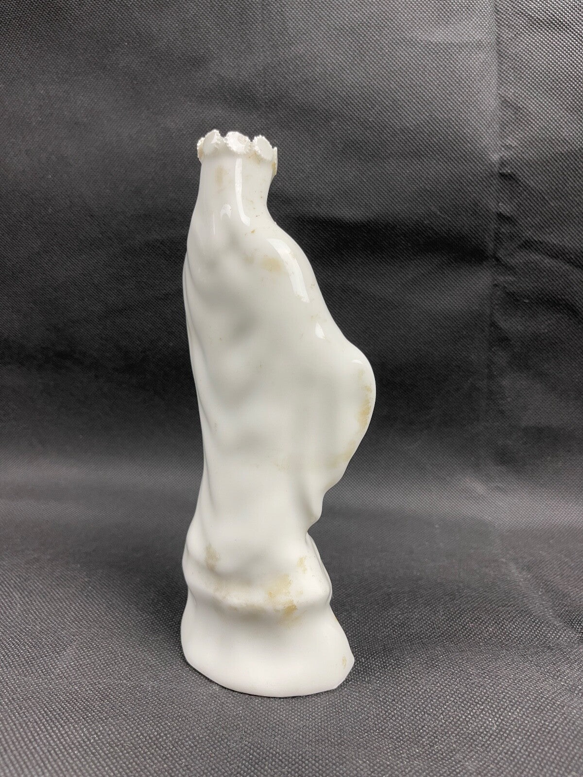 Statuette de la  Vierge  en porcelaine de Paris