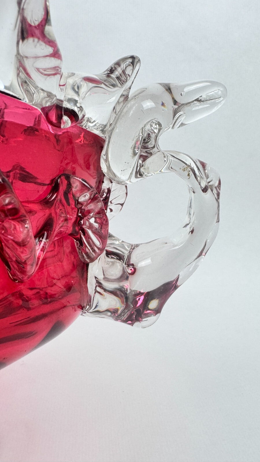 Jardinière en verre rouge framboise dans le goût d'Auguste Jean ou de Legras