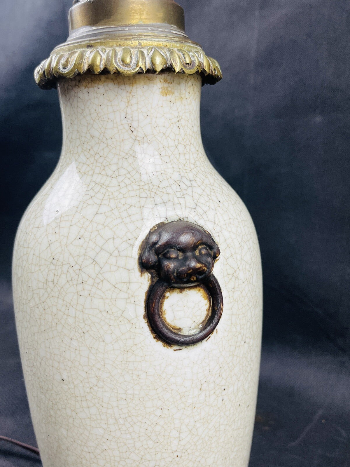 Pied de lampe en porcelaine craquelée de Chine