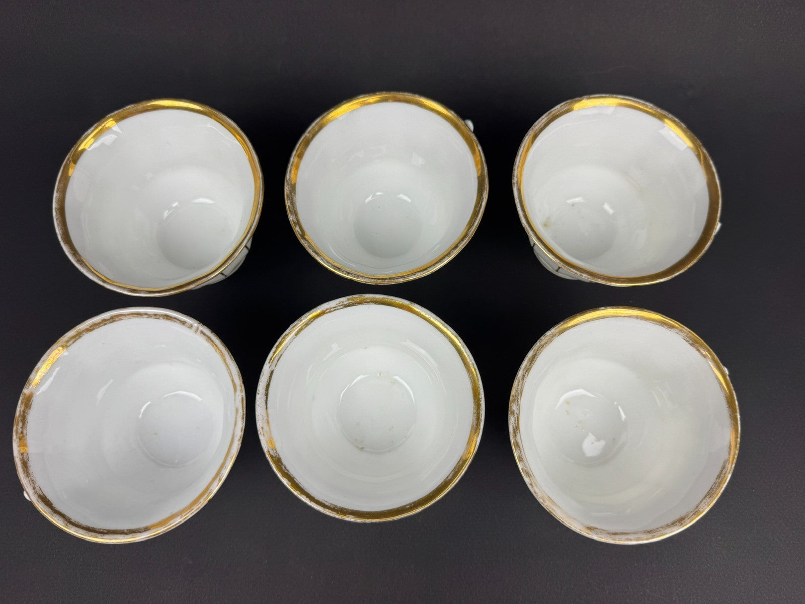 Service à thé en porcelaine blanche et or, époque fin XIXe / début XXe