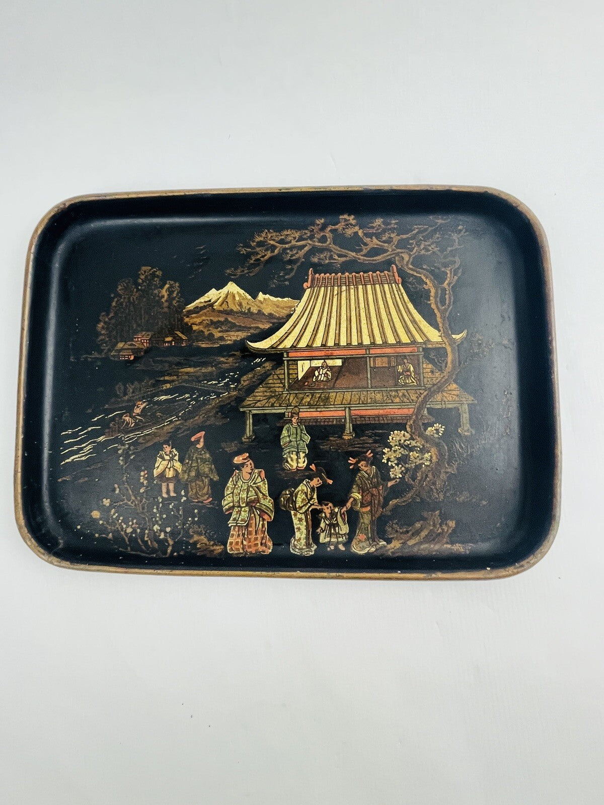 Petit plateau Napoléon III japonisant en carton bouilli