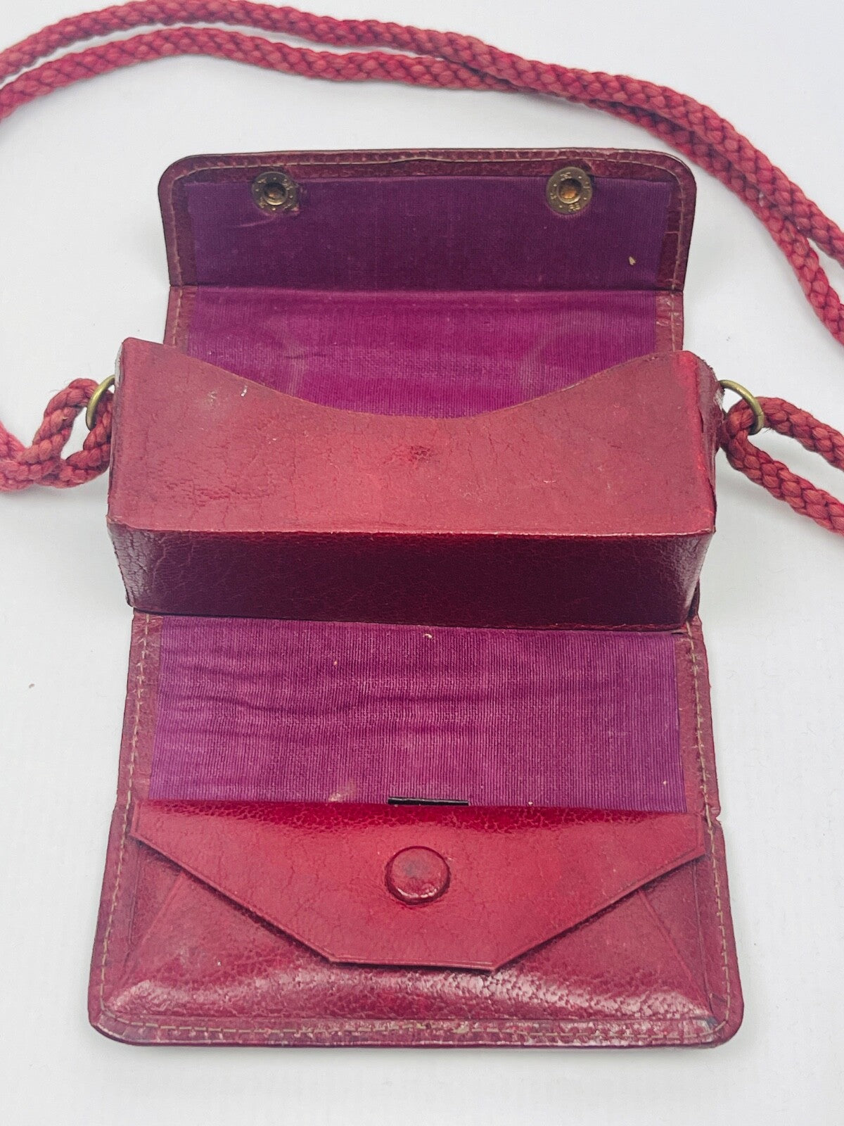 Toute petite paire de jumelles  de théâtre en nacre et son petit étui-minaudière