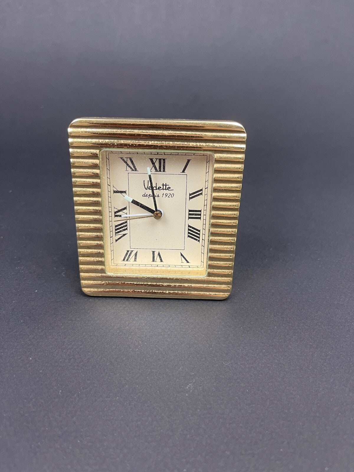 Réveil de bureau, de voyage quartz doré Vedette