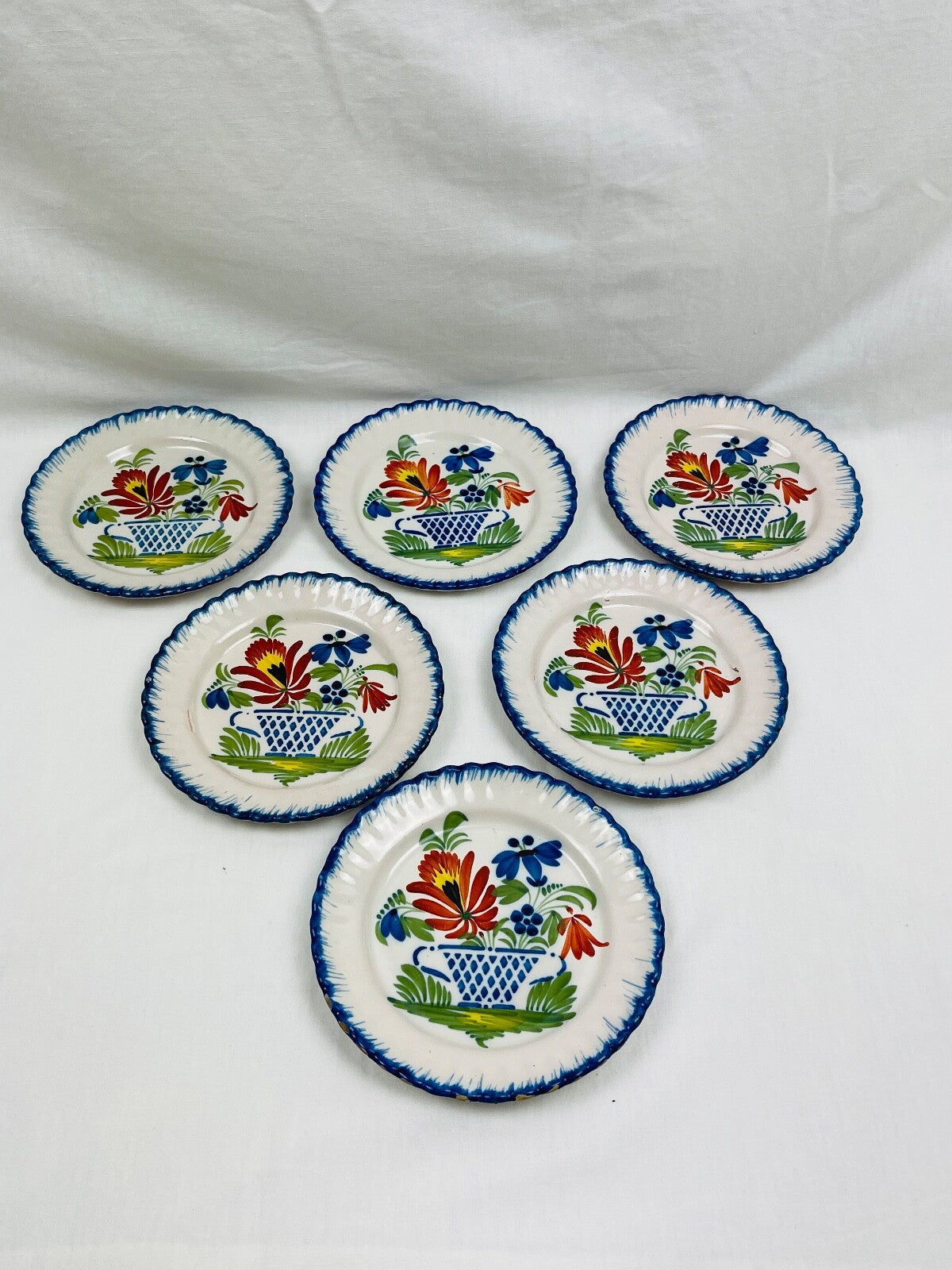 Lot de 6 assiettes Auvillar à décor de Corbeille Fleurie