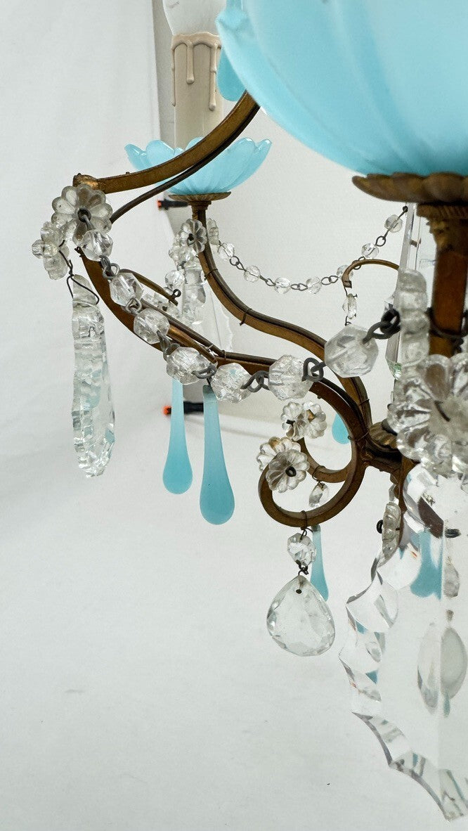 Petit lustre italien en laiton, opaline bleue et pampilles, années 50flag