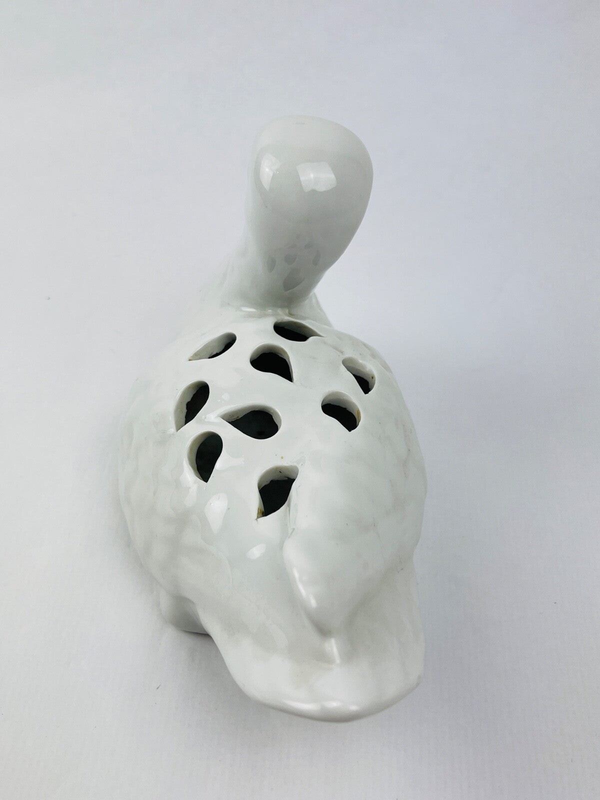 Pique-fleurs en porcelaine blanche en forme de canard