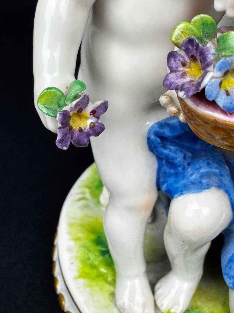 Pied de lampe, bougeoir ancien en porcelaine de Dresde, putti fleuris, XIXe