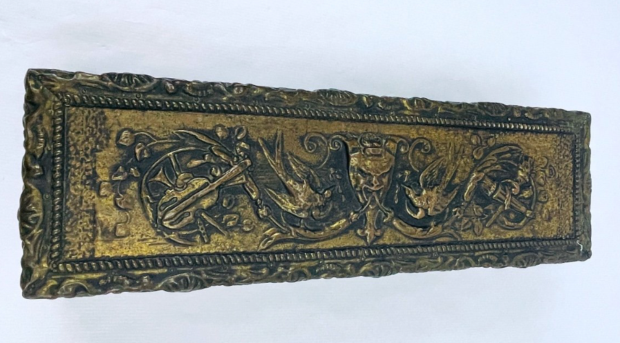 Boîte à Bijoux Ou Boîte à Gants, Bois Et Cuivre Repoussé