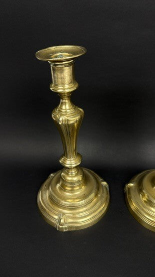 Paire de bougeoirs en bronze doré époque Régence XVIIIème