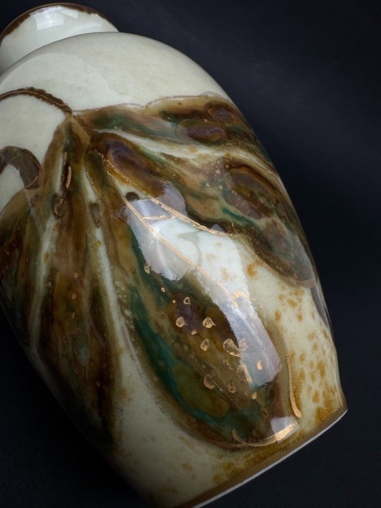Vase n°9 manufacture Tharaud, vers 1950-1960, porcelaine brune aux feuilles