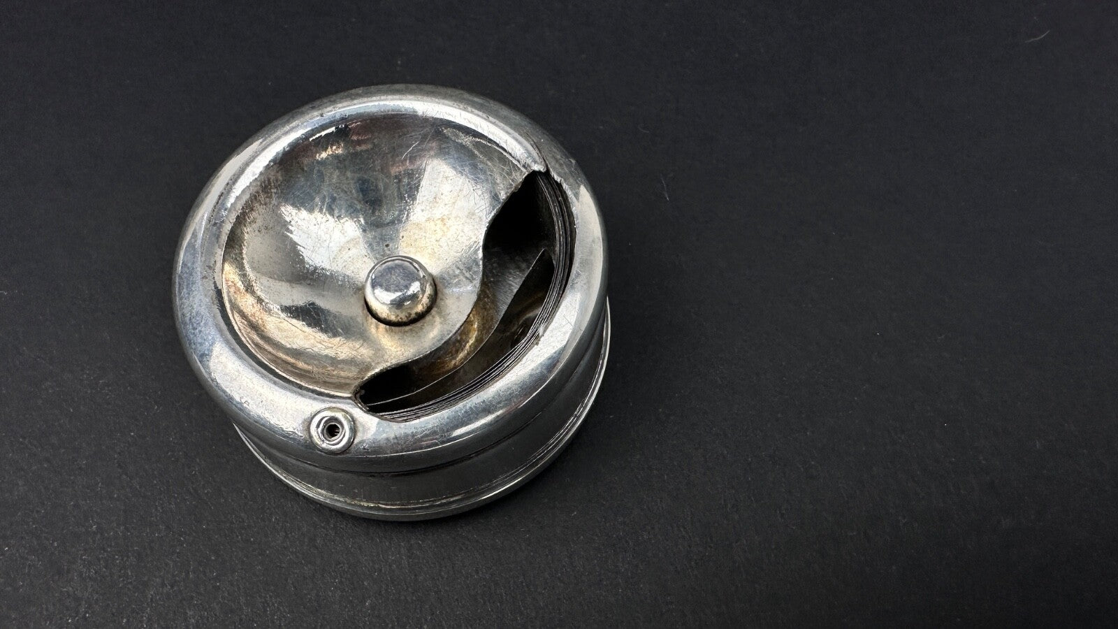 Ancien Ruban-mètre En Métal Argenté, Réplique Monnaie Romaine