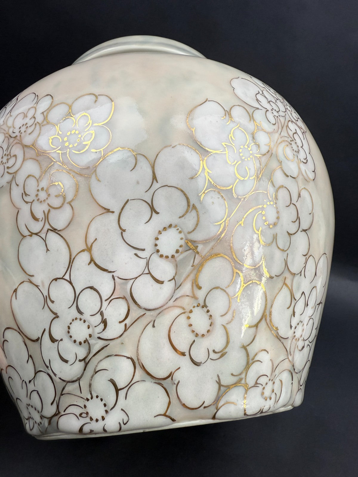 Vase Tharaud Limoges Décor floral doré Porcelaine émaillée – H 26 cm