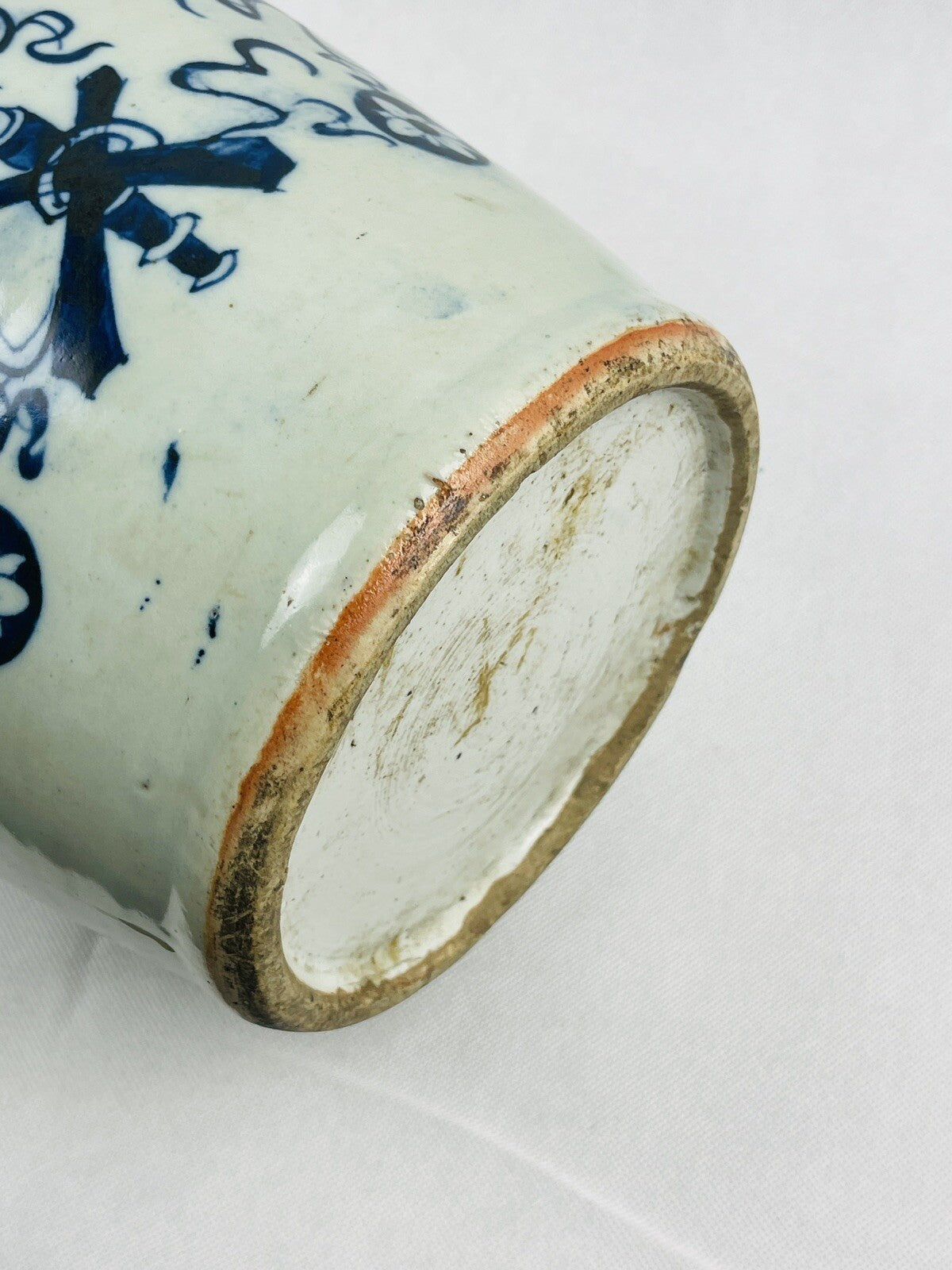 Paire de vases balustres en porcelaine de Chine, dynastie Qing