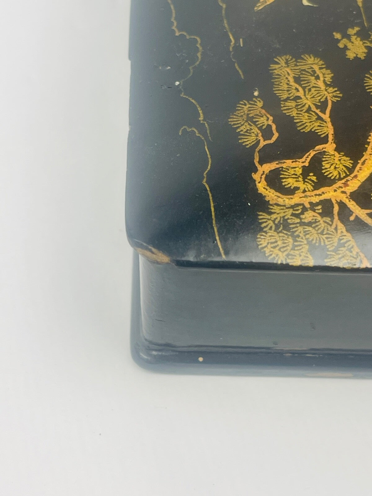 Belle boîte Napoléon III en carton bouilli