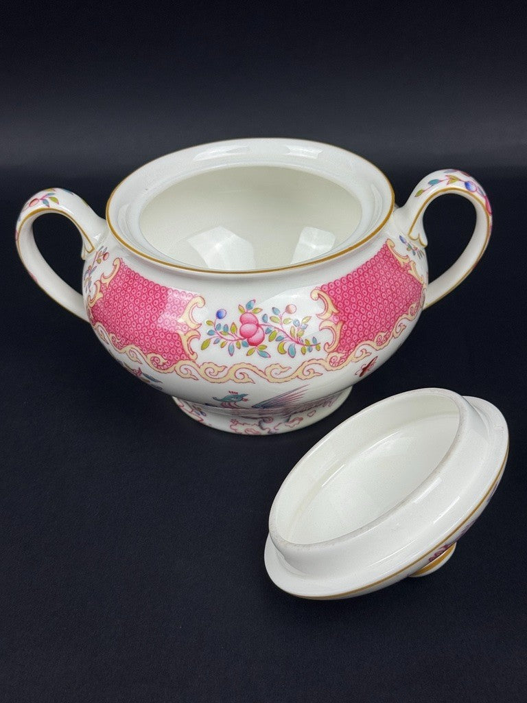 Minton, service à thé, 6 tasses et 3 pièces de forme, pink cockatrice, oiseau de