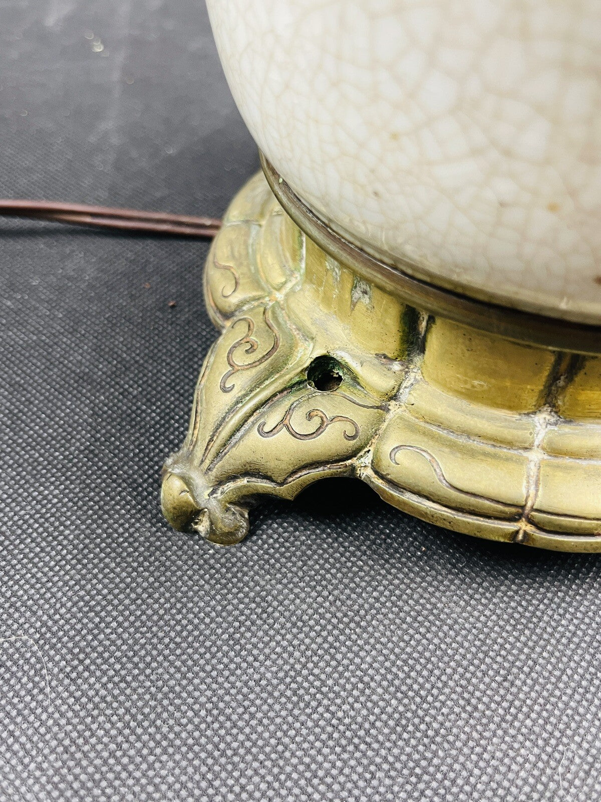 Pied de lampe en porcelaine craquelée de Chine