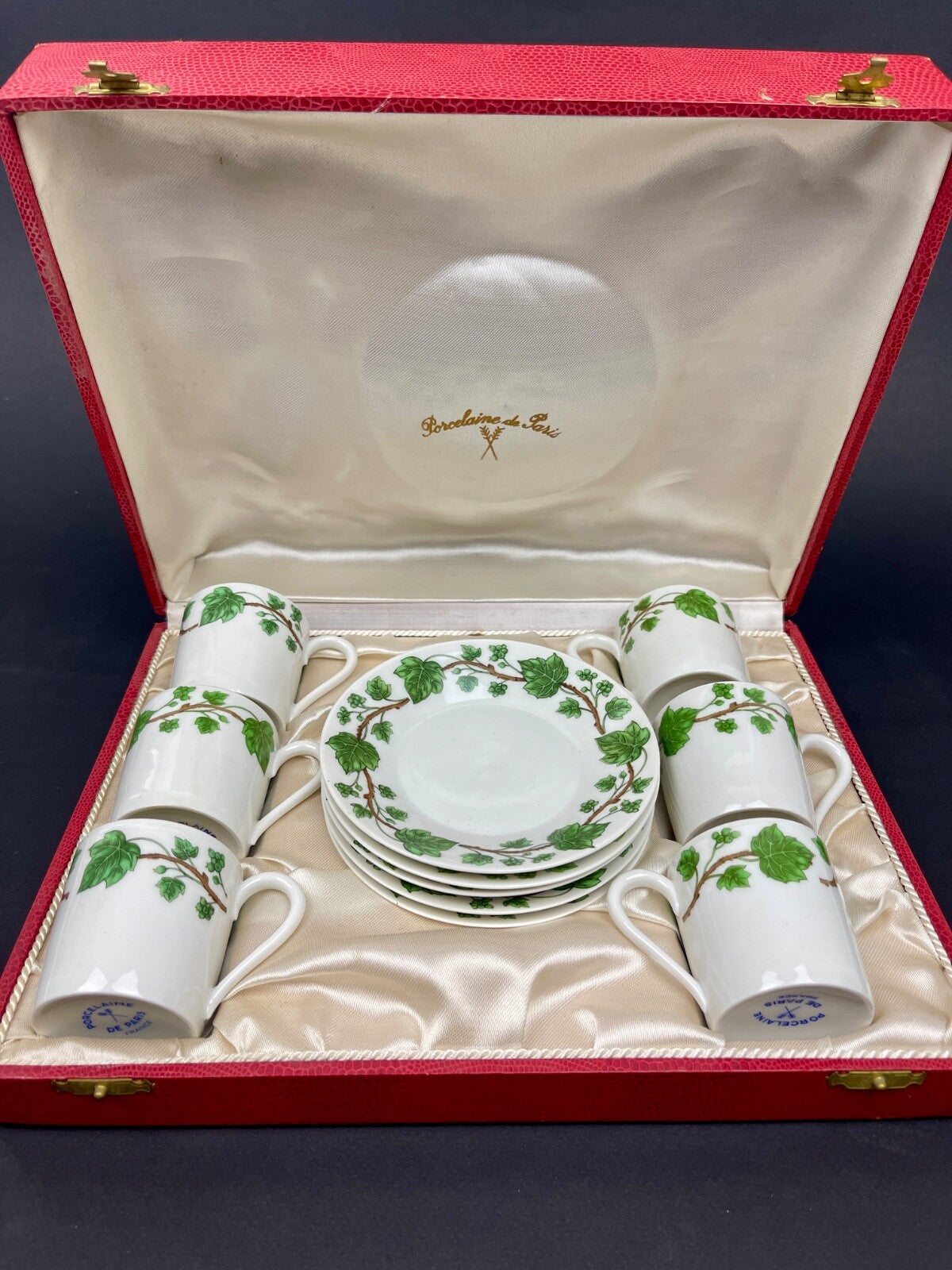 Coffret De 6 Tasses à Café Et 5 Sous-tasses Porcelaine De Paris Modèle Lierre