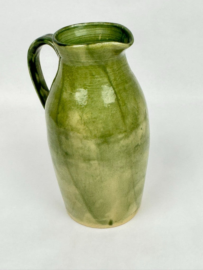 petit broc en céramique émaillé vert Maryvonne Zollinger