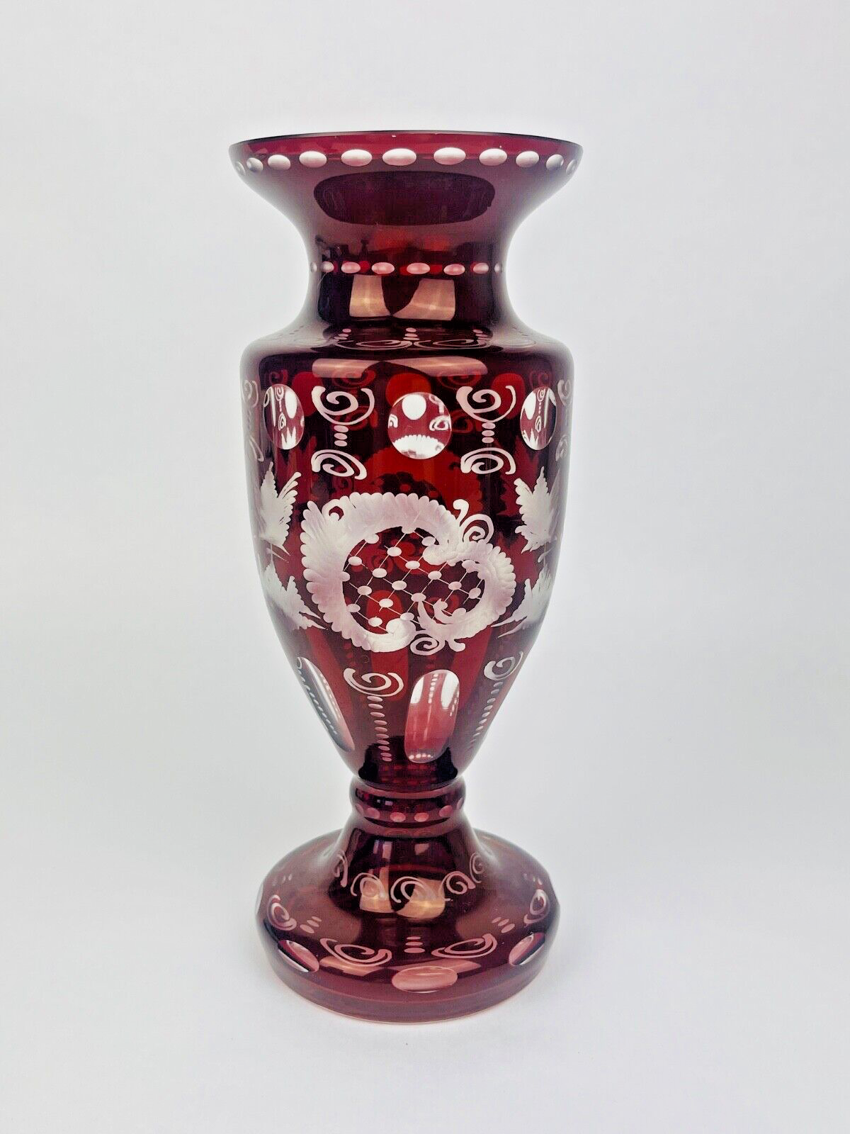 Vase En Cristal De Bohème rouge bordeaux