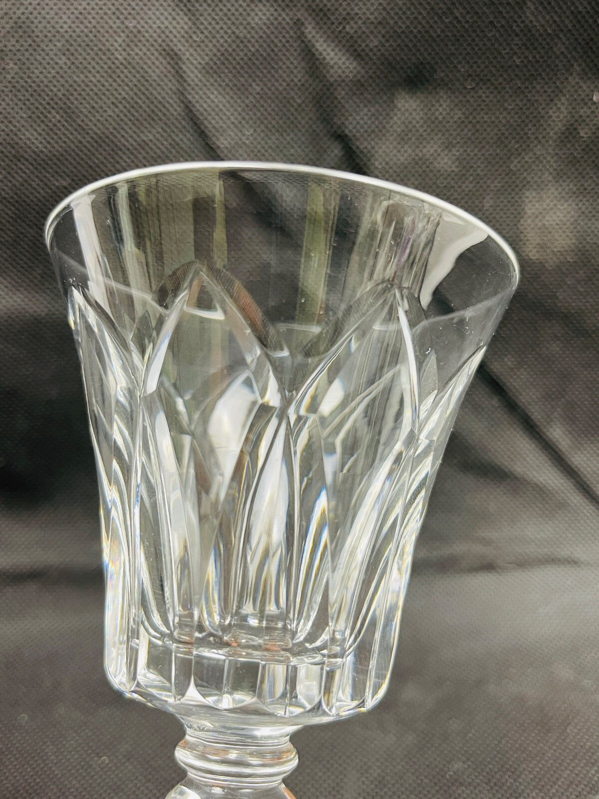Verre à vin taille 1 en cristal Saint-Louis modèle Camargue