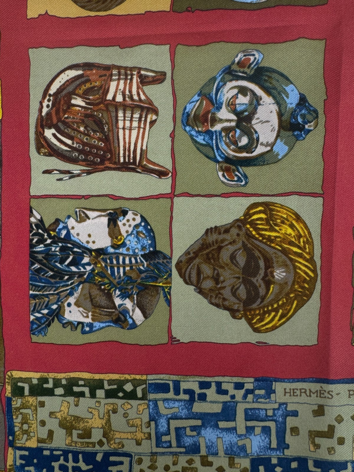 Foulard Gavroche "Persona" Hermès par Loïc Dubigeon 1997