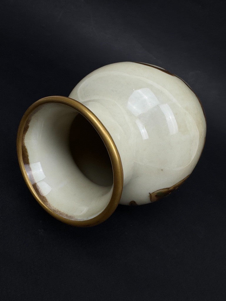 Vase n°9 manufacture Tharaud, vers 1950-1960, porcelaine brune aux feuilles
