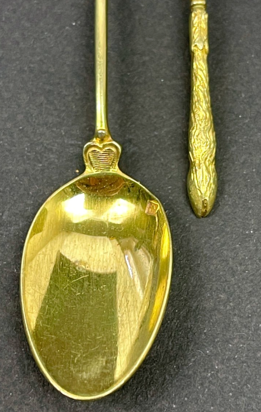 Suite De 12 Cuillères Dorées à Moka à Pattes De Biche