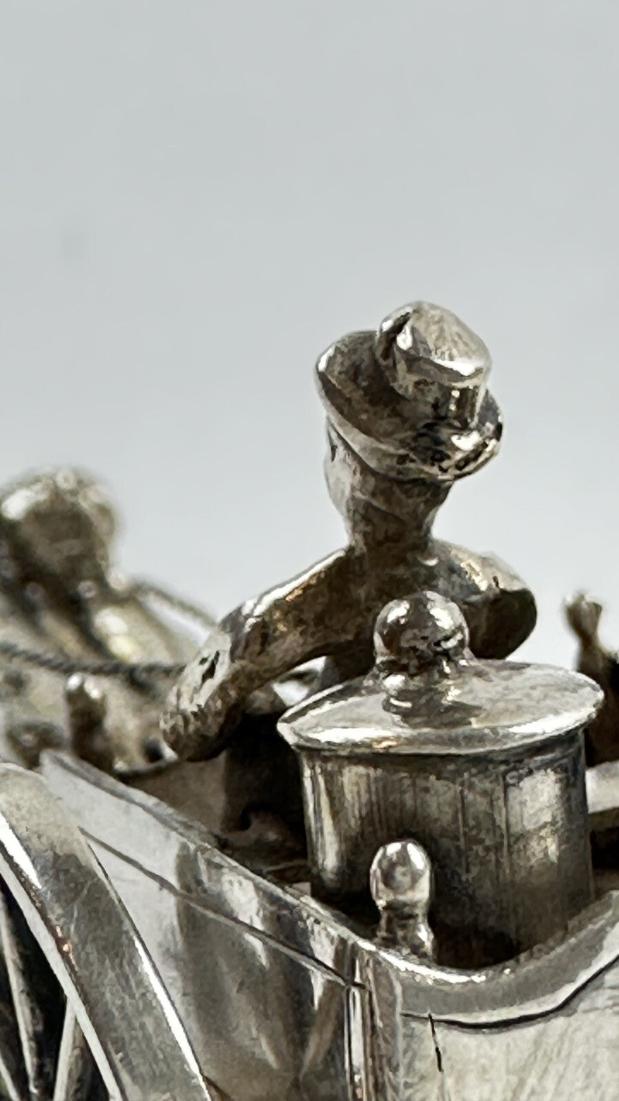 Miniature, objet de vitrine, attelage de chiens, marchand de lait en argent