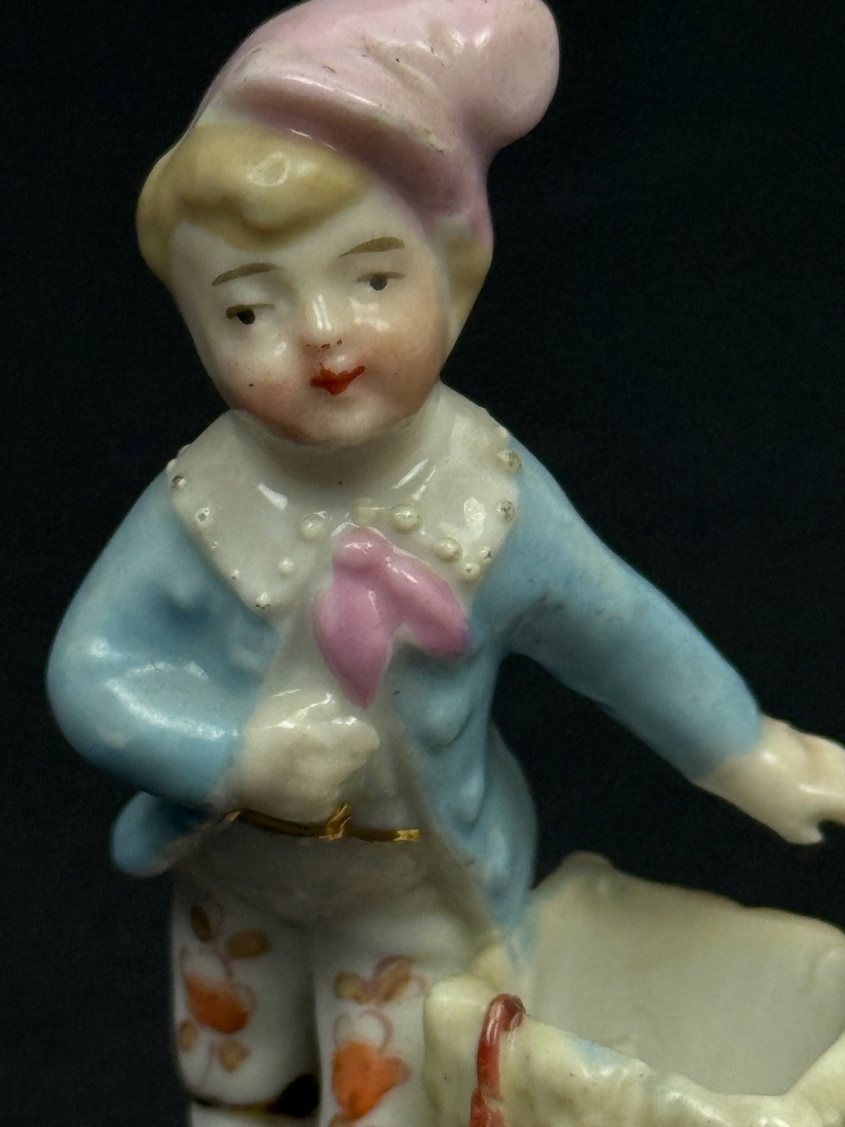 Tout petit pyrogène en porcelaine de Paris
