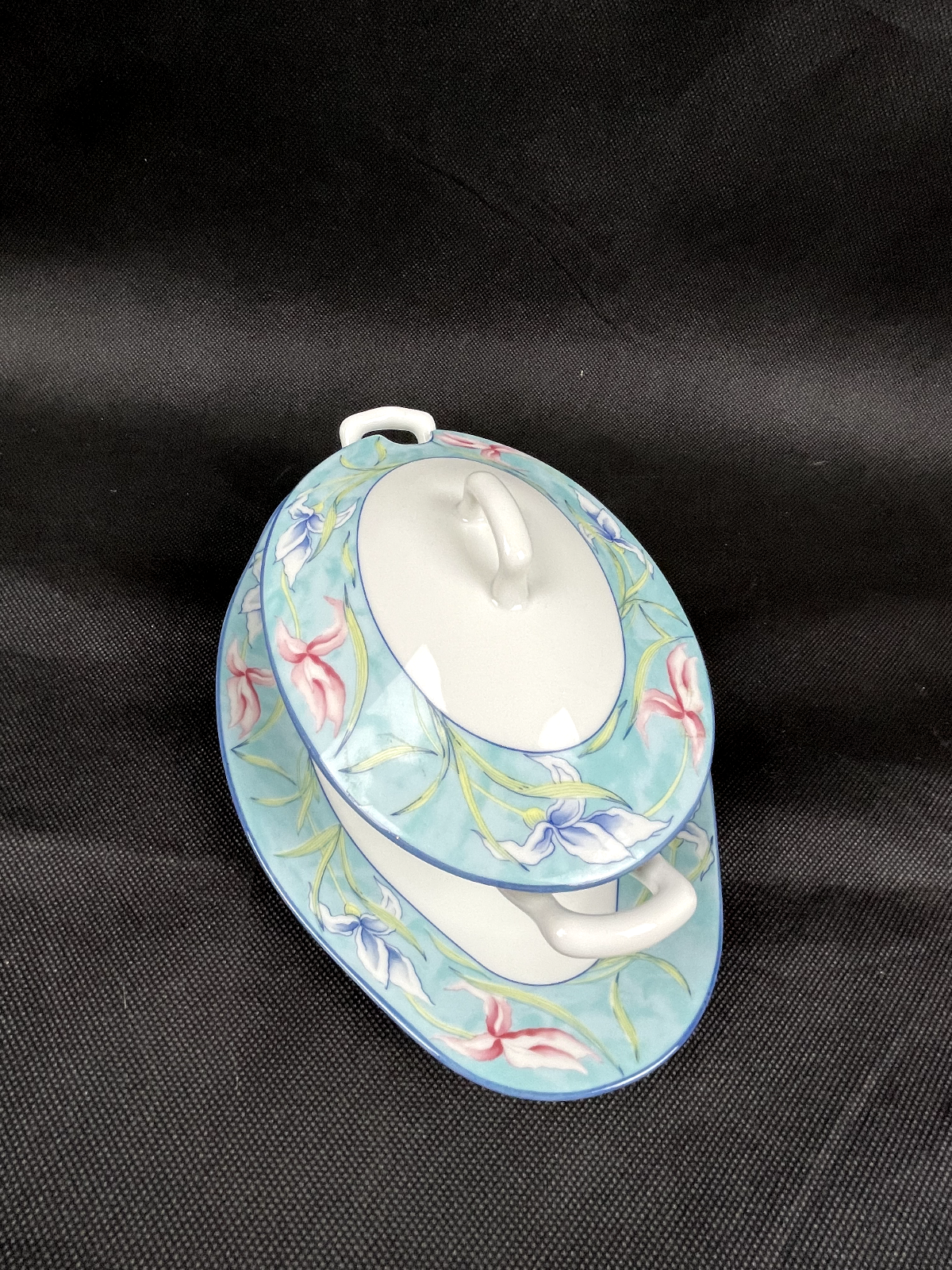 CH Field Haviland, Limoges,  saucière, modèle Assouan