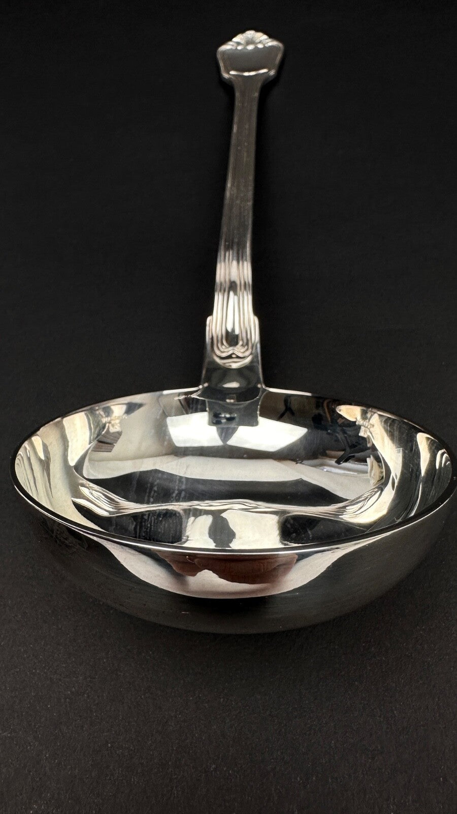 Christofle,  louche de service, modèle Port Royal, Paris. Neuve.