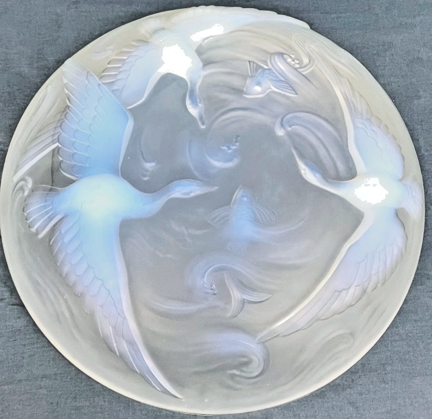 Verlys, Coupe En Verre Irisé à Décor d'Oies Et De Poissons