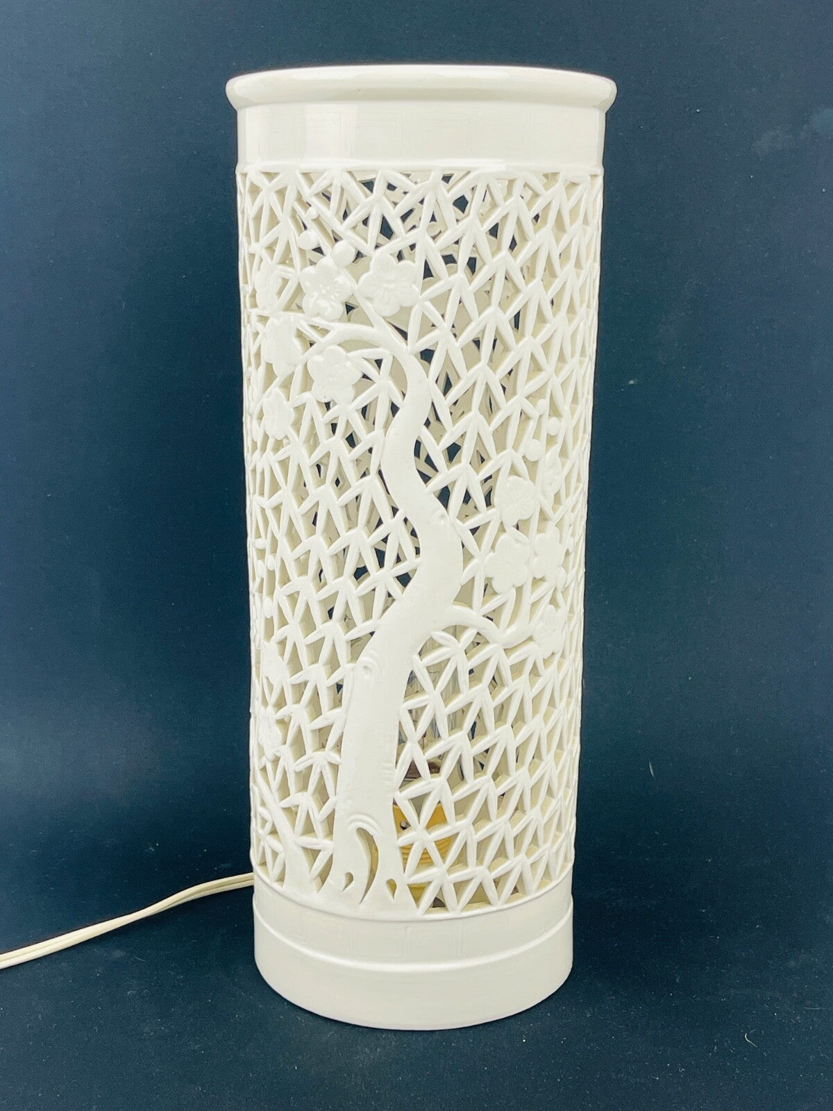 Lampe en porcelaine Blanc de Chine