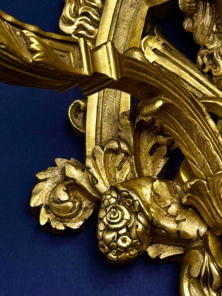 Paire d’importantes appliques en bronze doré, style Louis XVI, époque XIXe