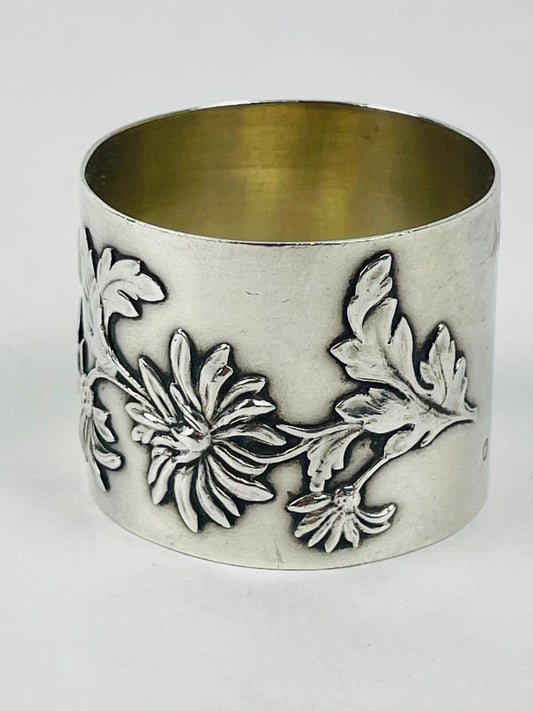 Superbe rond de serviette en argent massif