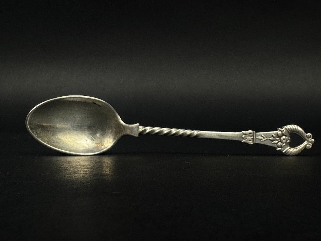 Christofle, coffret de 6 cuillères à moka modèle corne d'abondanceflag