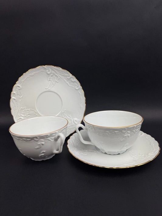 Tasses et soucoupes Tharaud Limoges porcelaine blanche relief doré