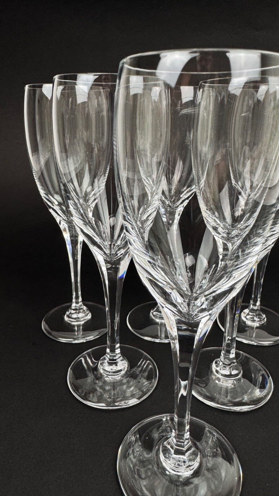 Lalique suite de 6 flûtes à champagne  modèle Tuileries