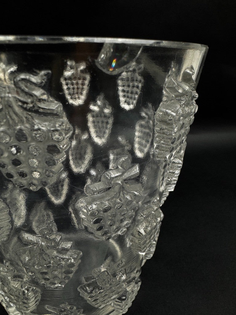 Vase René Lalique modèle "Malaga", verre moulé pressé, vers 1937