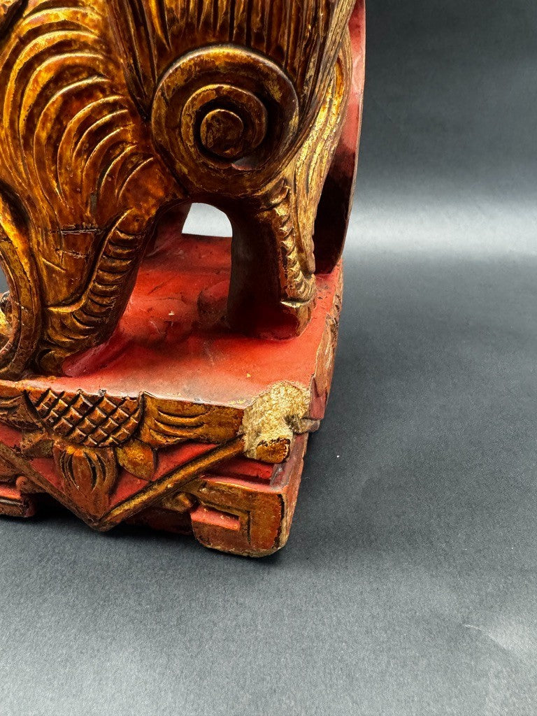 Paire de lions gardiens chinois en bois sculpté polychrome XIXe